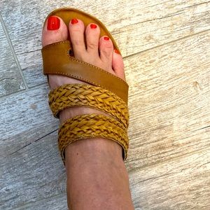 Jonelle 9M, tan slip on very comfortable